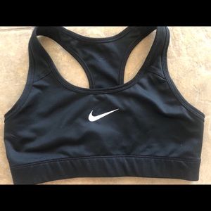 Nike sports bra size small